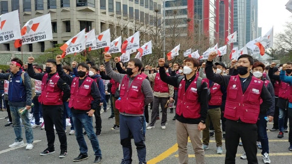 한국음료투쟁승리 화섬노동자 총력결의대회_190327